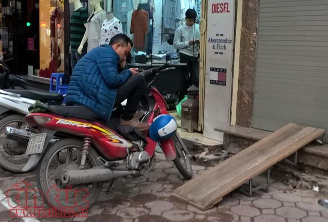 Sau đợt ra quân, vỉa hè Hà Nội duy trì sự trật tự 'lẽ ra phải có từ lâu nay' ảnh 5